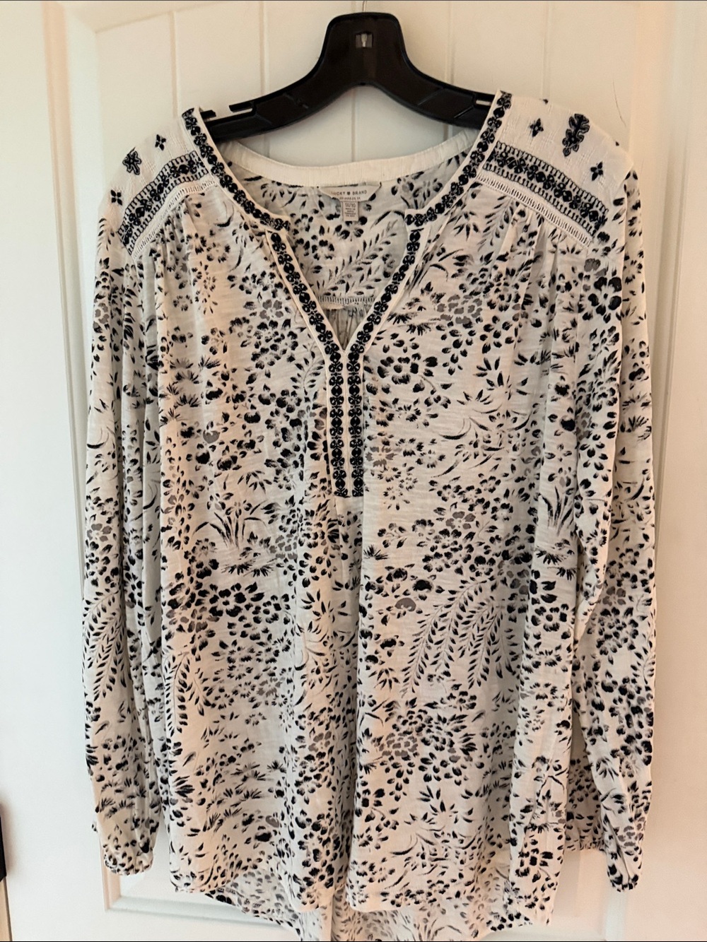 Lucky Brand Top Womens Sz 1X
Floral Peasant Boho Black Gray White